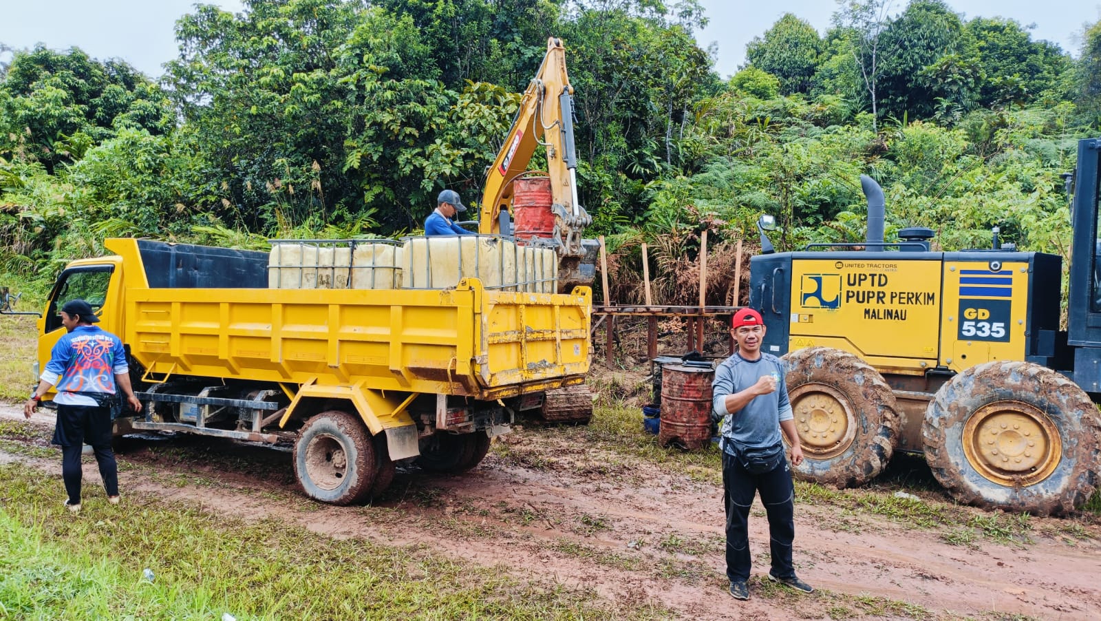 Perbaikan Jalan Penghubung Kecamatan Kayan Hilir dan Kayan Hulu